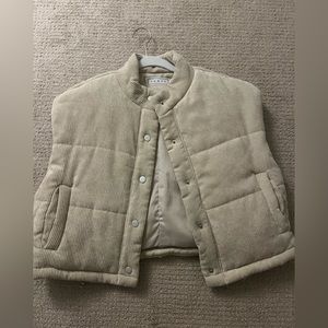 Cropped corduroy beige vest puffer